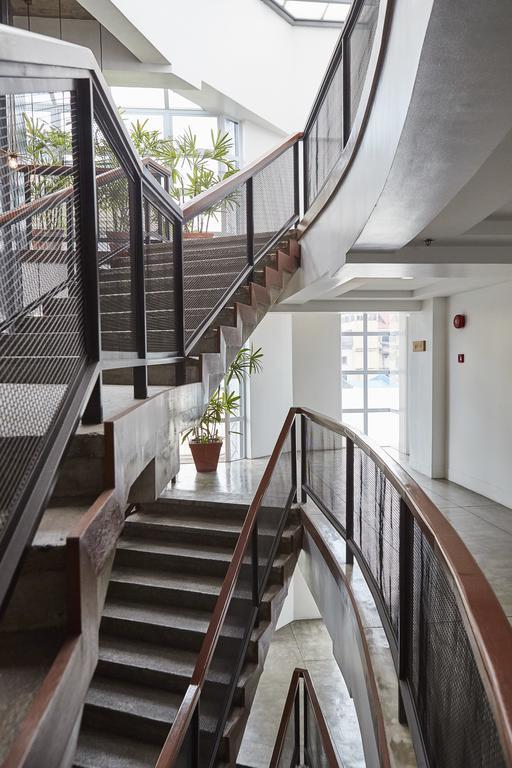 5880 Enriquez Residences Манила Экстерьер фото